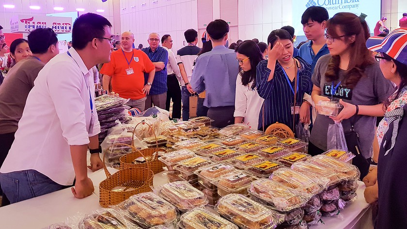 International Charity Bazaar 2018 attracts thousands of visitors ảnh 7