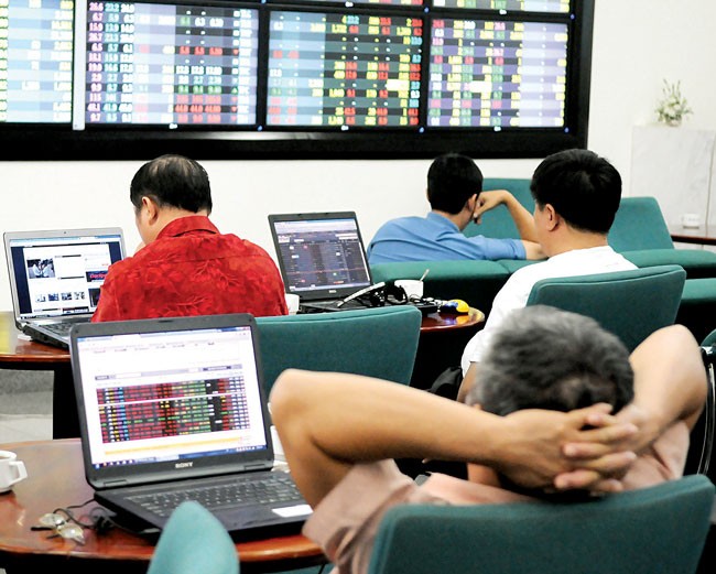 Thị trường chứng khoán Việt Nam ngày 11-10 : “Bốc hơi” 7,2 tỷ USD ảnh 1