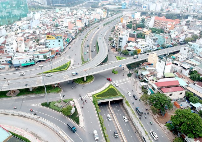 Nhiều giải pháp thúc đẩy phát triển giao thông ảnh 1