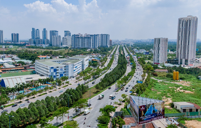 Khách ngoại mê mẩn biểu tượng kiến trúc mới Sài Gòn ảnh 1