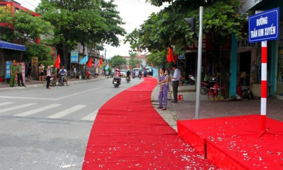 Gắn biển tên đường nhà báo, liệt sĩ Trần Kim Xuyến tại Hà Tĩnh ảnh 3