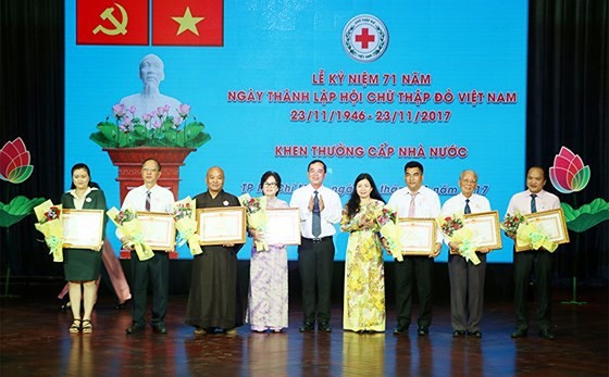 Tôn vinh 71 gương điển hình Hoa việc thiện năm 2017 ảnh 2
