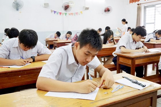 Sáng 2-6, hÆ¡n 87.000 thà sinh bưá»c và o kỳ thi tuyá»n sinh lá»p 10 công láºp ảnh 2