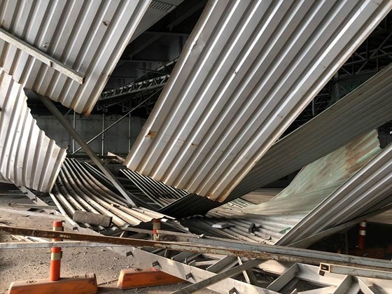 Diá»
n biến má»i nhất vụ xe tải Äâm sáºp già n giáo công trình, cá»a hầm Thá»§ Thiêm bá» phong toả ảnh 3