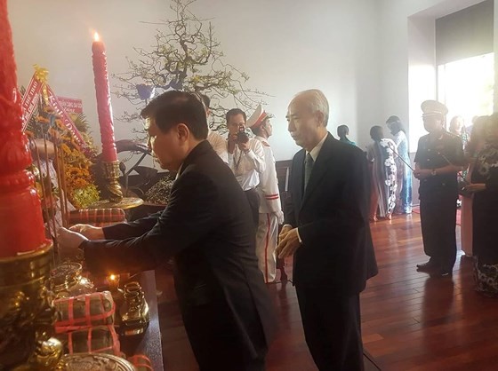 Lãnh Äạo TPHCM dâng cúng bánh tét Quá»c tá» Hùng Vương ảnh 5