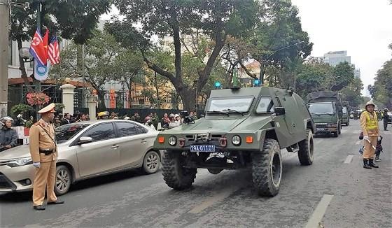 Armored vehicles used for enhancing security in Trump-Kim Submit ảnh 3