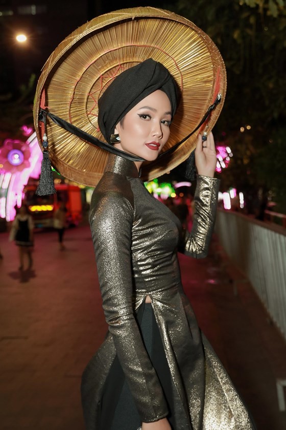 H’Hen Nie named in country’s most influential women list ảnh 6