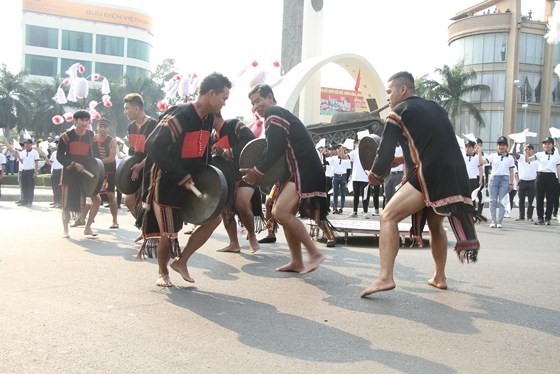 The 7th Buon Ma Thuot coffee festival kicks off with street festival ảnh 2