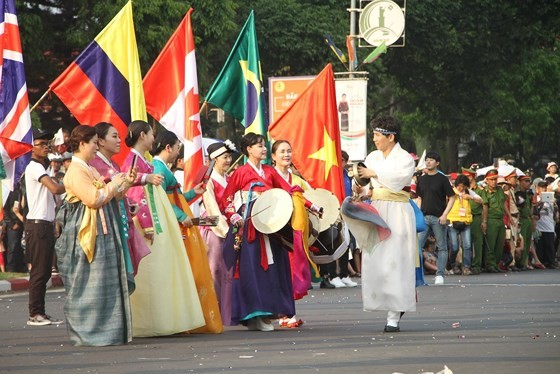 The 7th Buon Ma Thuot coffee festival kicks off with street festival ảnh 7