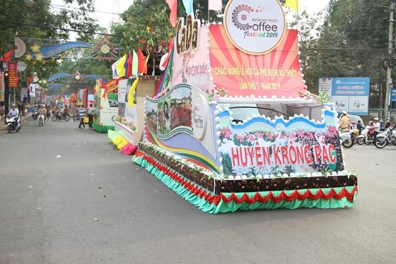 The 7th Buon Ma Thuot coffee festival kicks off with street festival ảnh 9