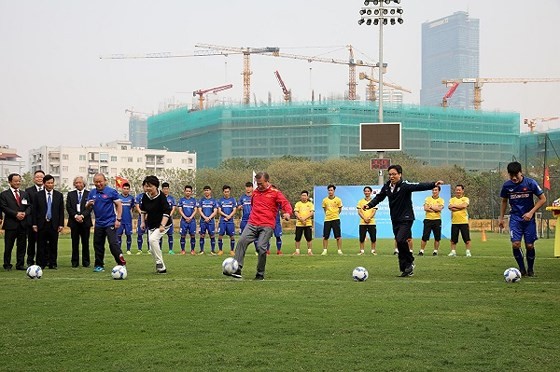 VN-RoK strengthen football development cooperation ảnh 2