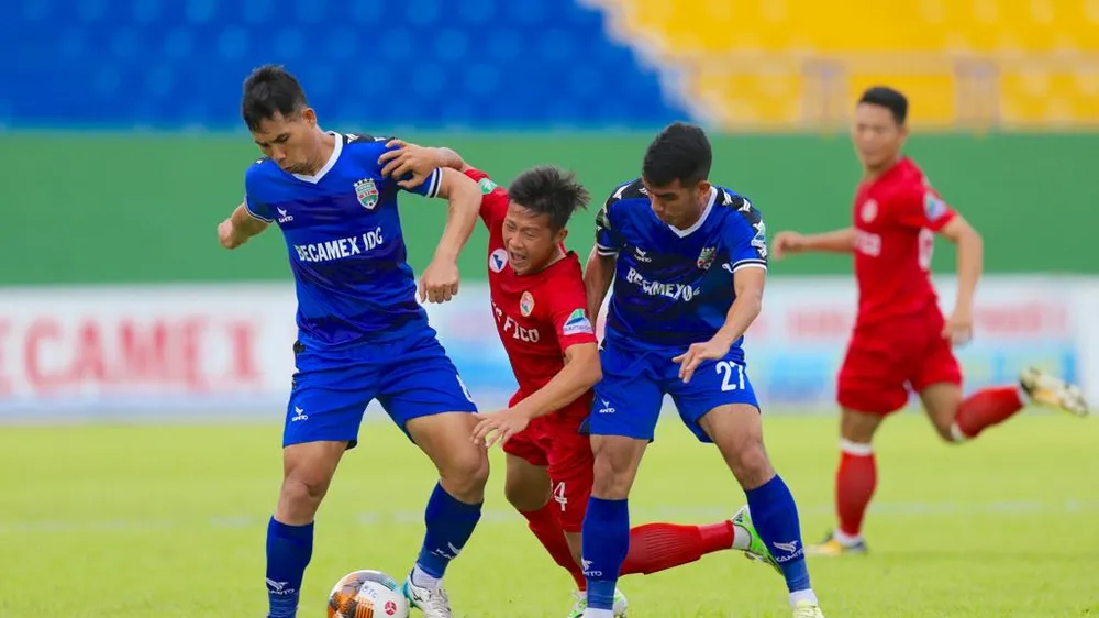 B.Bình Dương quá mạnh so với Tây Ninh. Ảnh: DŨNG PHƯƠNG