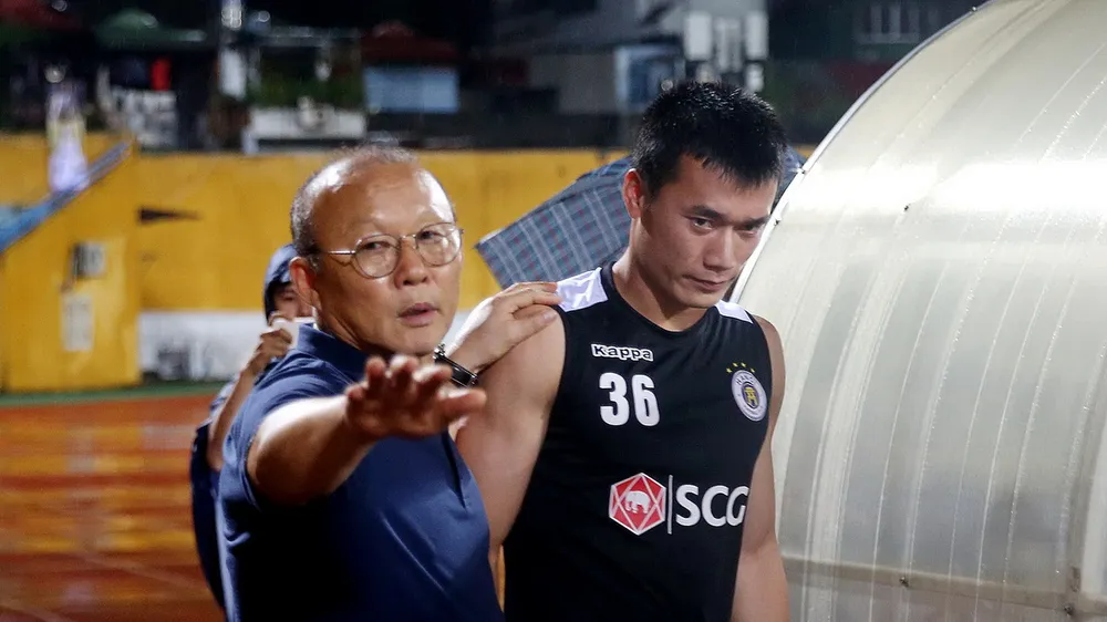 Tiến Dũng vẫn là sự lựa chọn số 1 trong khung thành U22 Việt Nam. Ảnh: Minh Hoàng