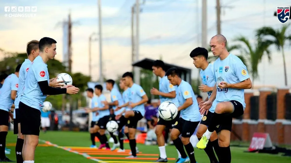 Đội tuyển Thái Lan có thể bị cấm thi đấu quốc tế nếu FIFA phát hiện FAT gian lận trong bầu cử chủ tịch.