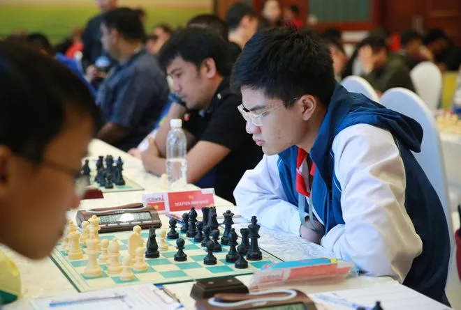 Thiếu vắng ĐKTQT Nguyễn Anh Khội khiến sức mạnh của nội dung cờ tiêu chuẩn của TPHCM sút giảm.