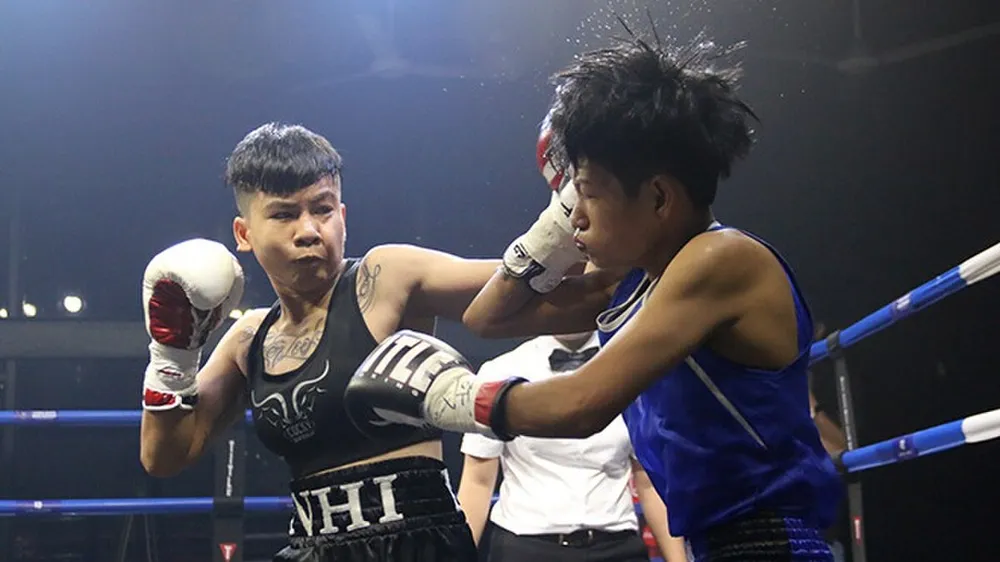 Võ sĩ Nguyễn Thu Nhi từng thượng đài ở sân chơi chuyên nghiệp.