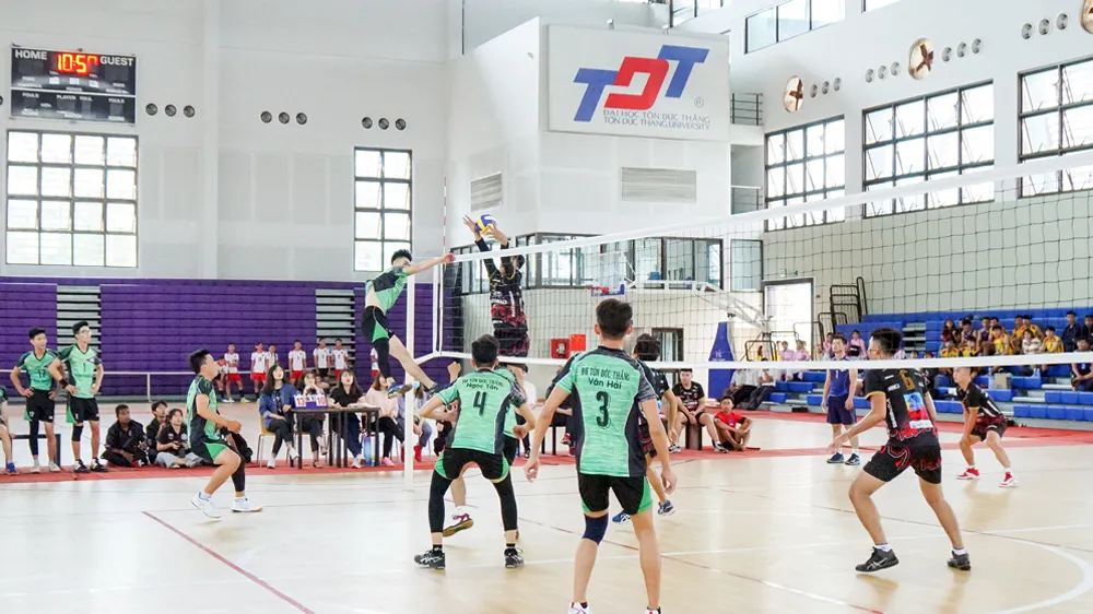 Sân chơi TDTU Cup đã trở lại với giới sinh viên đam mê bóng chuyền.