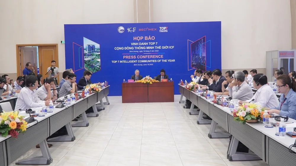 Toàn cảnh buổi họp báo