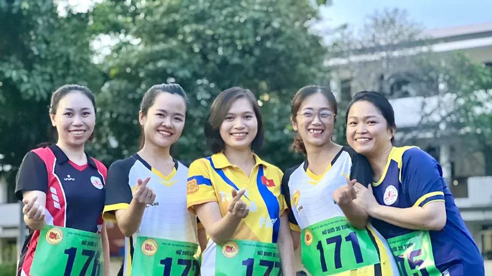 Những VĐV nhí nhảng và vui nhộn nhất của giải Việt dã. Ảnh: NGUYÊN PHƯƠNG