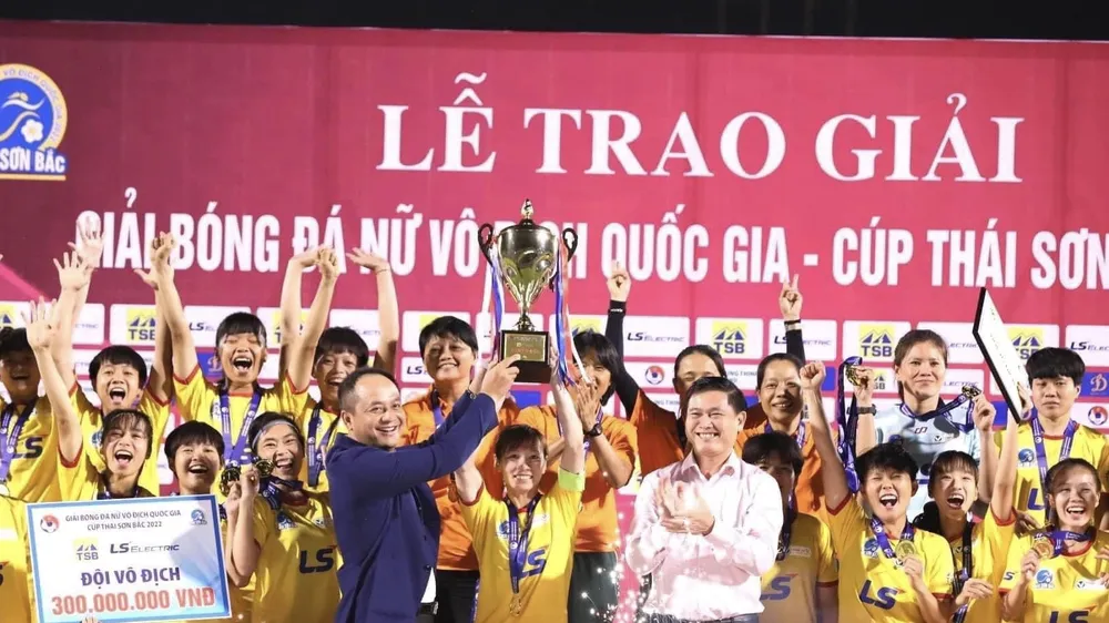 Đội nữ TPHCM đang là ĐKVĐ Cúp Quốc gia và giải VĐQG 2022