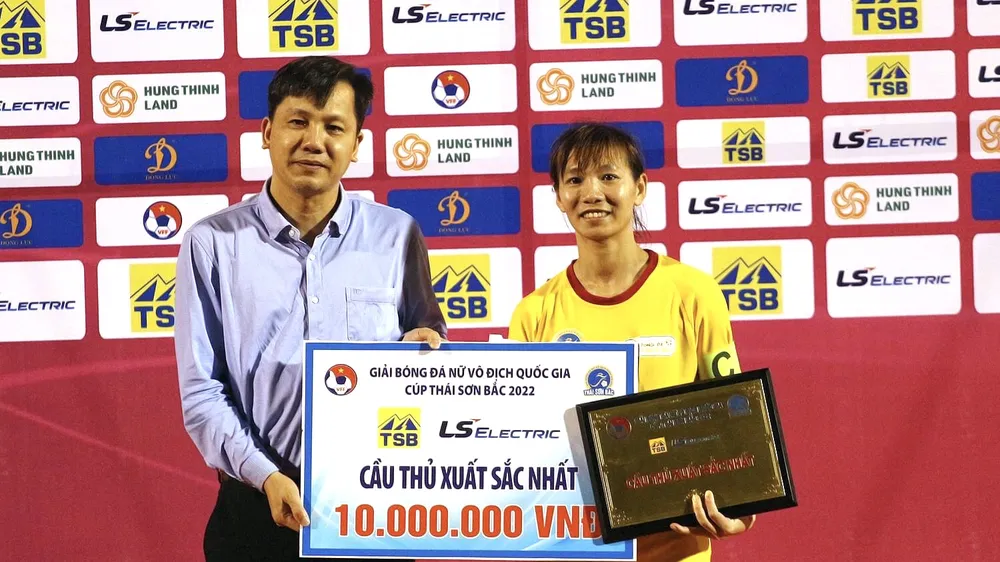 Thuỳ Trang toả sáng ở giải VĐQG và Cúp Quốc gia năm 2022