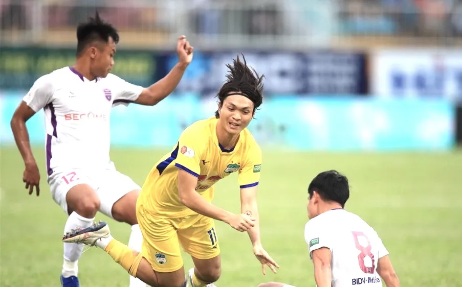 VPF cùng nhà tài trợ chính đã đồng ý để HAGL tham dự V-League 2023 vào giờ chót như một động thái chia sẻ để đội này kịp dự V-League 2023.