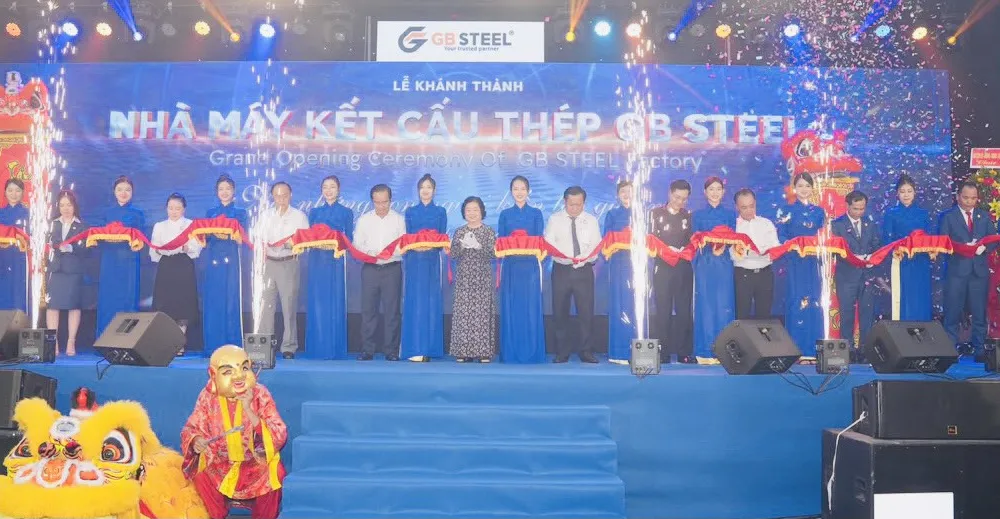 Lễ cắt băng khánh thành nhà máy Global Benjamin Steel diễn ra vào sáng 5-8