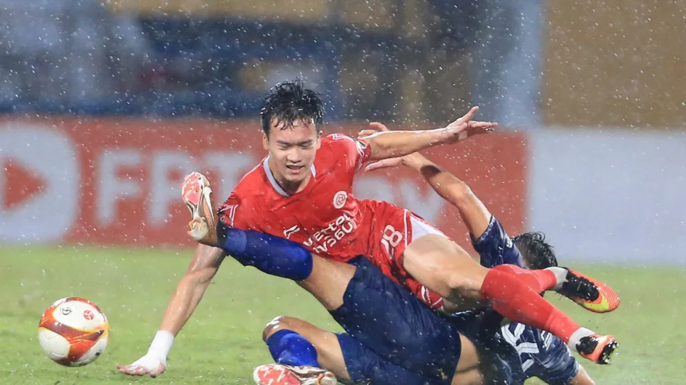 Hoàng Đức và các đồng đội được đánh giá cao hơn trong cuộc so tài với Bình Định ở bán kết Cúp QG 2023.