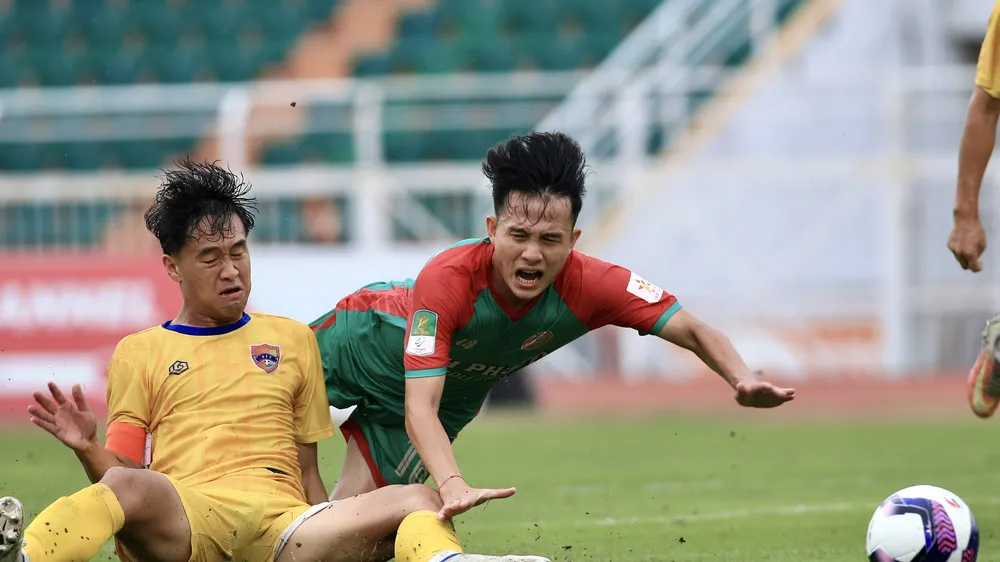 Cuộc so tài phải phân định thắng thua ở loạt sút luân lưu 11m. Ảnh DŨNG PHƯƠNG
