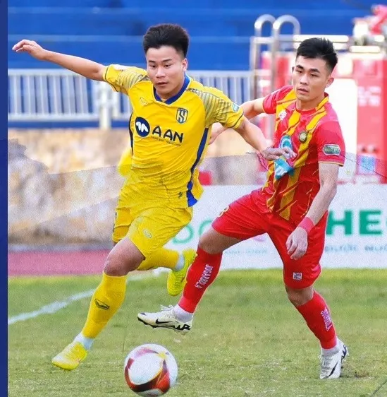 Trận thua đã giữ chân SLNA ở khu vực nguy hiểm. Ảnh: SLNAFC