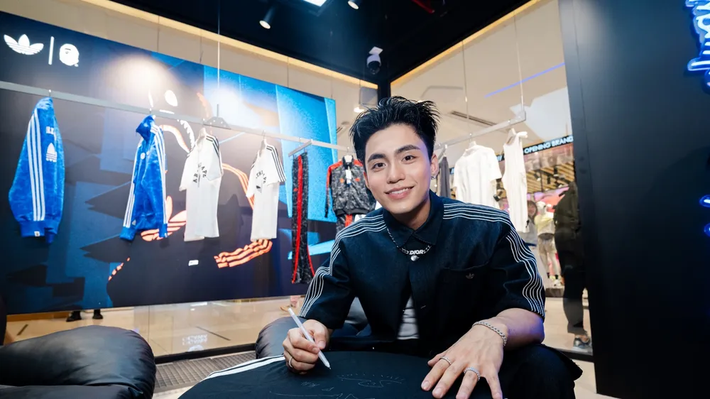 Ca sĩ Mono - Đại Sứ và Gương mặt đại diện cho adidas Originals tại thị trường Việt Nam.