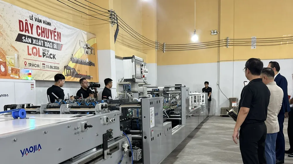 Dây chuyền sản xuất bao bì của Cty Lê Quang Lộc được đầu tư máy móc hiện đại.