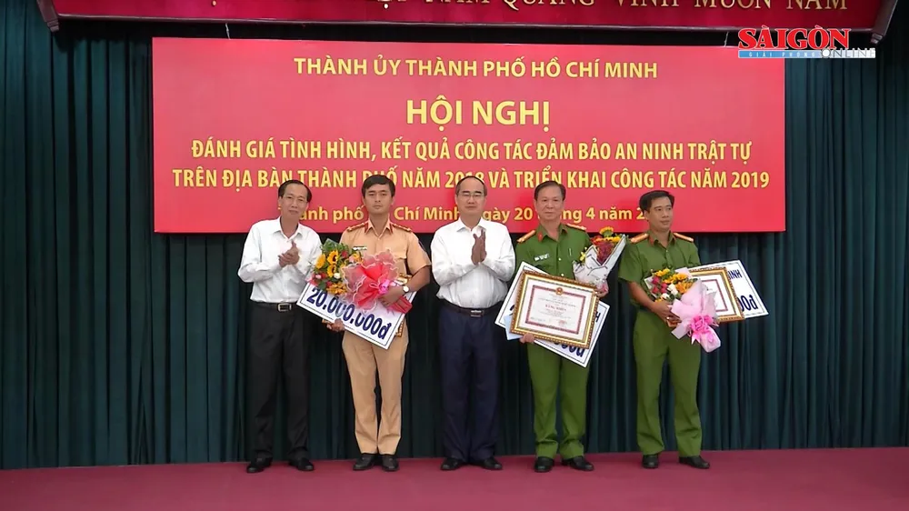 Lãnh đạo TPHCM khen thưởng vụ bắt giữ hơn 1,1 tấn ma túy