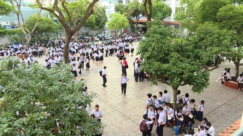 Hơn 82.000 học sinh TPHCM bước vào kỳ thi lớp 10