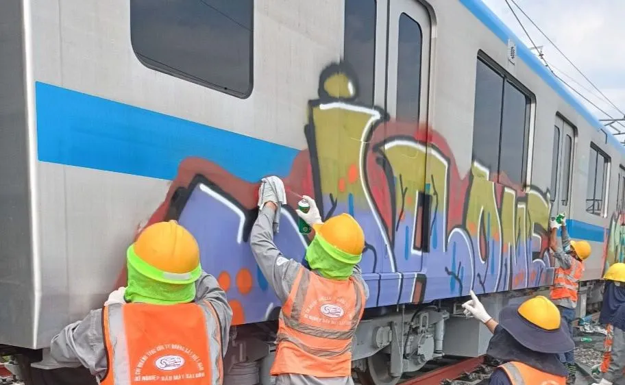 Podcast bản tin trưa 13-6: Xác định người vẽ bậy lên toa tàu thuộc metro Bến Thành - Suối Tiên