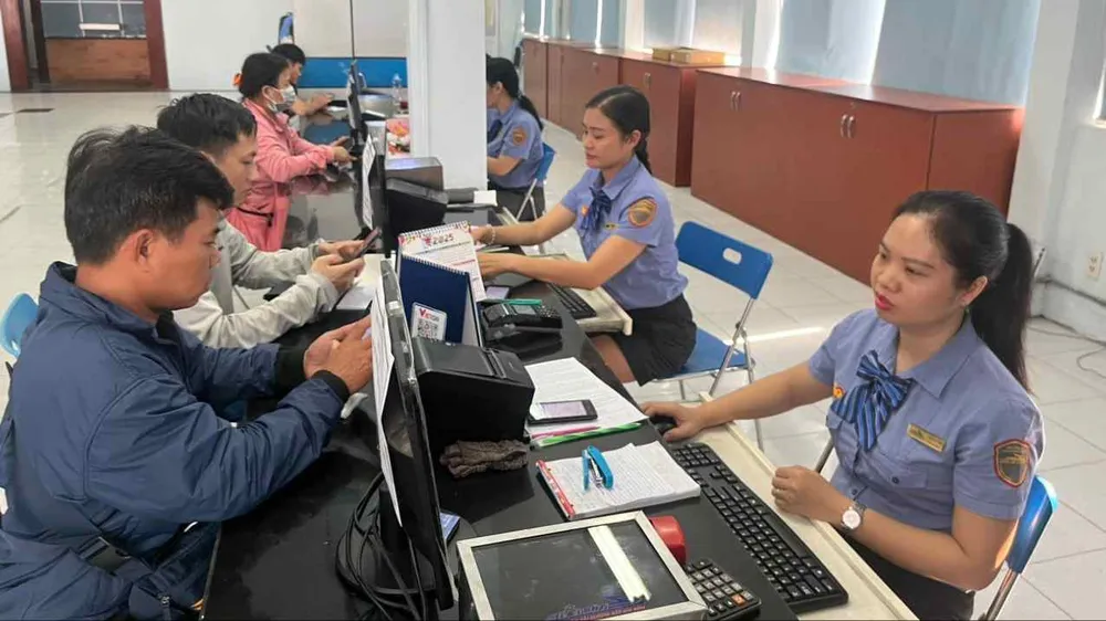 Podcast bản tin tối 26-12: Bổ sung thêm 3.000 vé tàu Tết Giáp Thìn 2024 