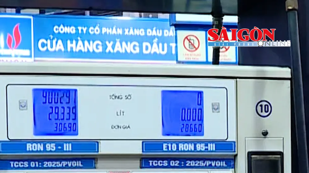 Ngày 29-5, Bộ Công thương phát hành Cẩm nang sử dụng xăng E10, nhằm cung cấp thông tin về lợi ích, cách sử dụng và những lưu ý đối với người tiêu dùng khi sử dụng loại nhiên liệu này.