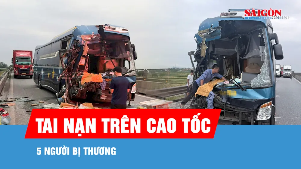 Va chạm giữa xe khách và xe đầu kéo trên cao tốc, 5 người bị thương