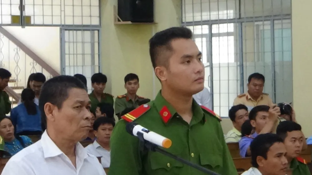 Bị cáo Hữu Bê nghe HĐXX tuyên án