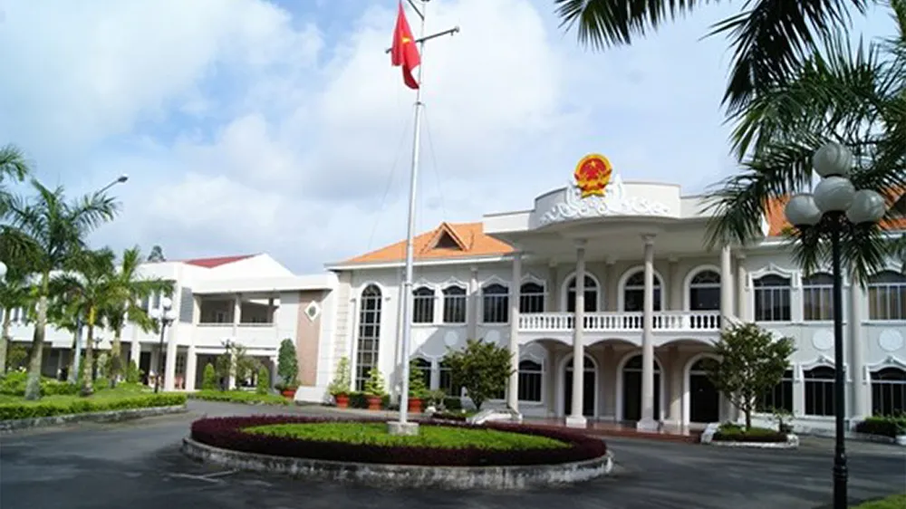 Vợ Chủ tịch UBND tỉnh Cà Mau không có tên trong danh sách tham gia hội chợ tại Nga