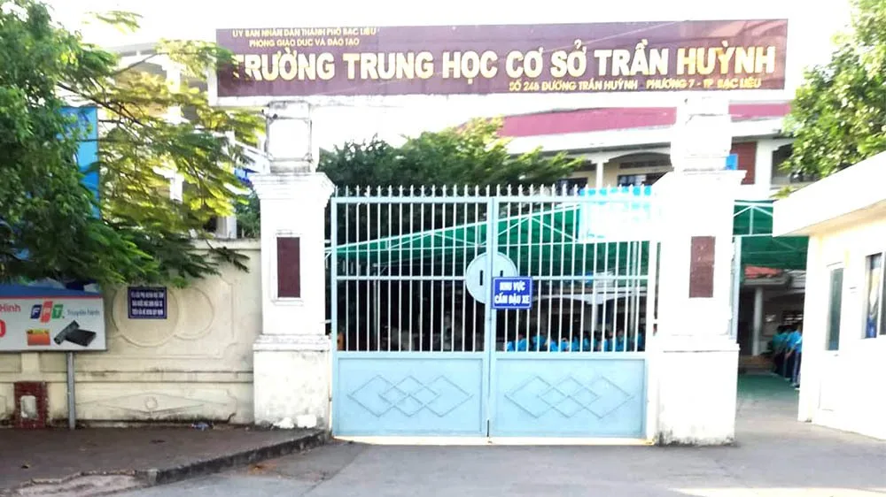 Trường THCS Trần Huỳnh