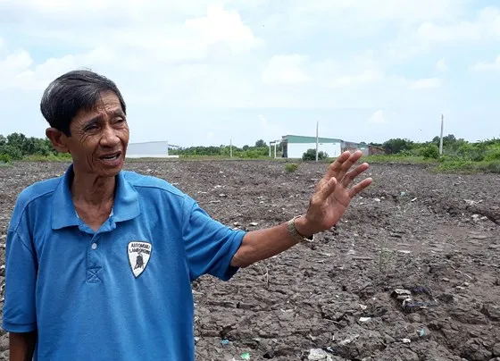 Trưởng Phòng TN-MT và Chủ tịch UBND thị trấn Sông Đốc bị kỷ luật vì bồi thường sai
