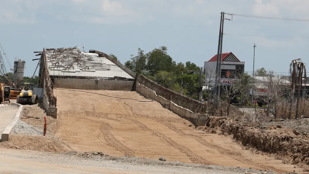 Cầu hơn 170 tỷ đồng bị “phong tỏa” đường dẫn vì chưa có giấy phép đấu nối