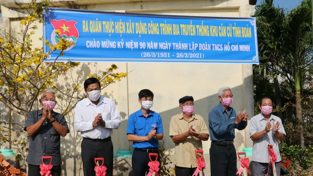 Xây dựng bia truyền thống Khu căn cứ Tỉnh đoàn Cà Mau