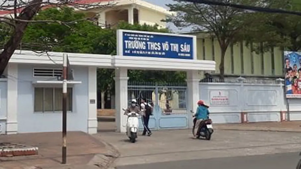 Học sinh lớp 7 nhảy lầu từ tầng 2 trường học, may mắn thoát chết
