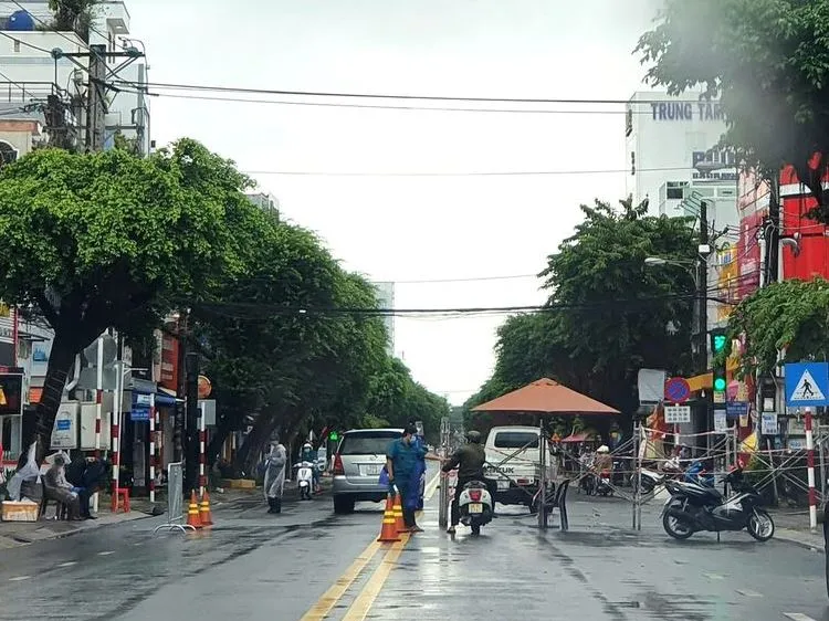 Kiên Giang quyết tâm chuyển vùng nguy cơ cao thành vùng bình thường mới vào ngày 20-9. Ảnh: QUỐC BÌNH