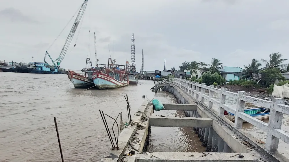 Công trình kè bảo vệ khu dân cư ấp Lưu Hoa Thanh bị sạt lở và hư hỏng nghiêm trọng