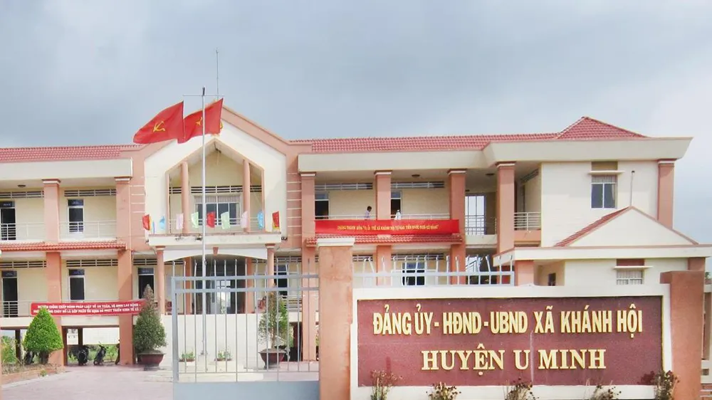 Cà Mau: Tạm đình chỉ cán bộ liên quan vụ “nhận dùm” tiền hỗ trợ thất nghiệp 