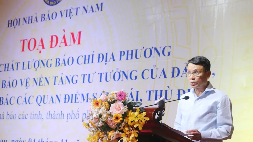 Ông Nguyễn Đức Lợi, Phó Chủ tịch thường trực Hội Nhà báo Việt Nam phát biểu tại buổi tọa đàm