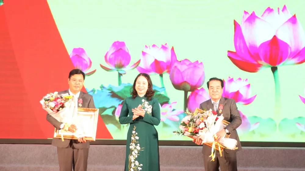  Tỉnh ủy Cà Mau tổ chức họp mặt kỷ niệm 93 năm ngày thành lập Đảng Cộng sản Việt Nam
